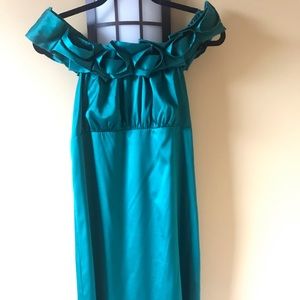 LAST CHANCE!! Emerald green off-the-should midi
